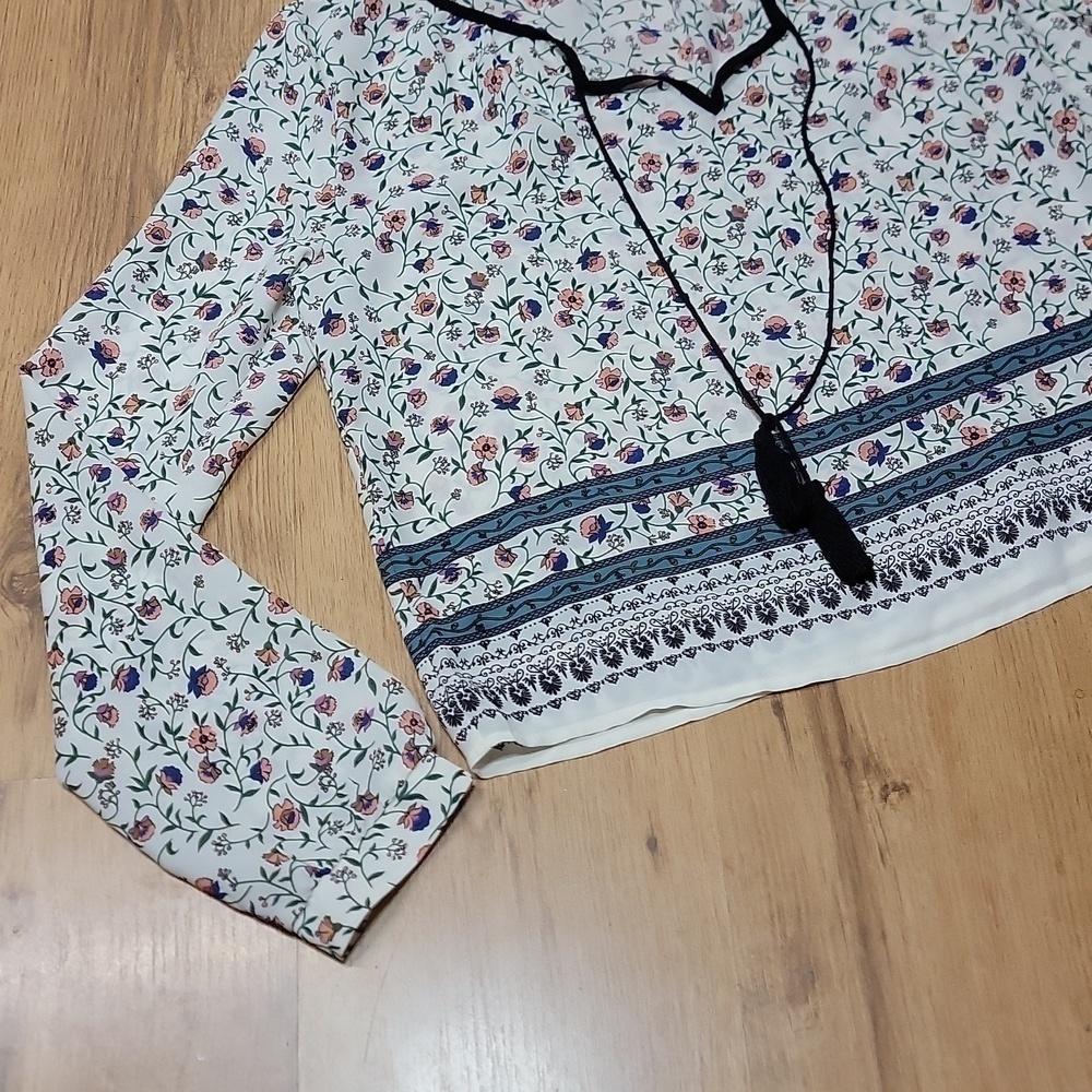 LUSH Boho Floral Tie Top - Picture 4 of 9